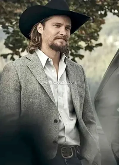 Luke-Grimes-Yellowstone-Kayce-Dutton-Blazer