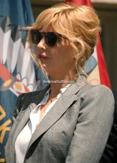 Yellowstone-Season-5-Beth-Dutton-Grey-Blazer