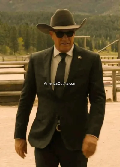 Yellowstone-Season-5-John-Dutton-Black-Blazer