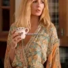 Yellowstone-S05-Beth-Dutton-Floral-Robe